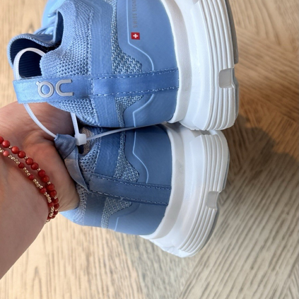 Women's On Running Cloud 6 Versa Light Blue/White Cloud OC Sneakers 9.5 NWOB - Picture 6 of 10